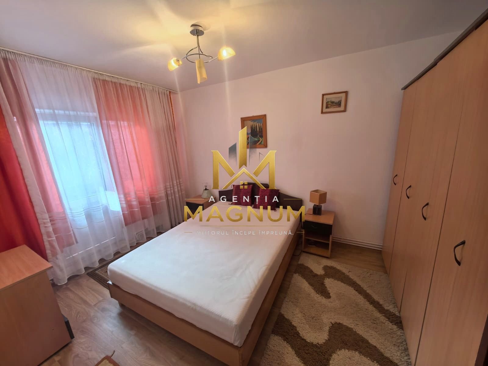 Apartament cu 3 camere de inchiriat