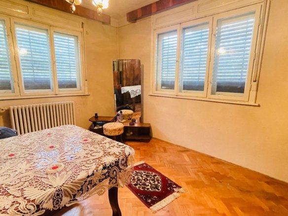 Casa spatioasa cu teren 739 mp in zona Mehala