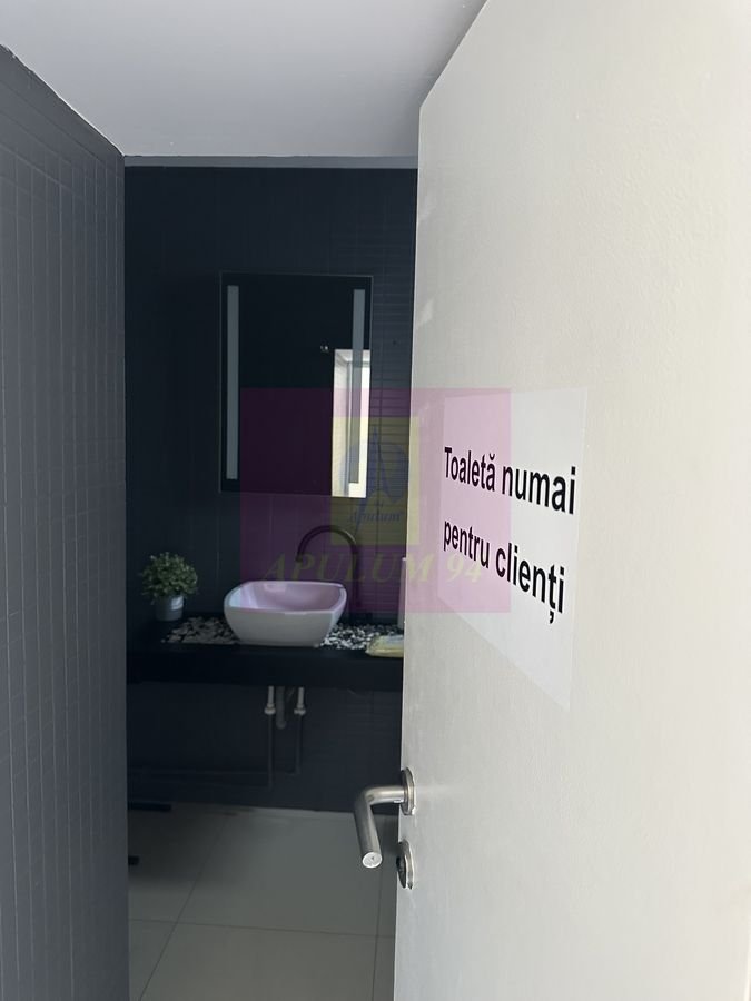d542ec9275454afba3695b98a32c130d Spațiu comercial de închiriat – 176 mp | Vitrină și acces stradal