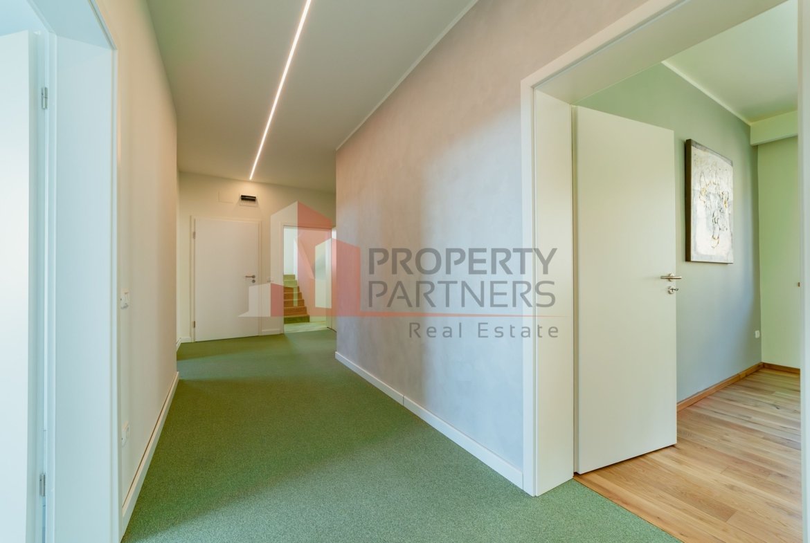 Apartament Duplex Elegant cu Terasă Panoramică – Dealul Cetății, Brașov
