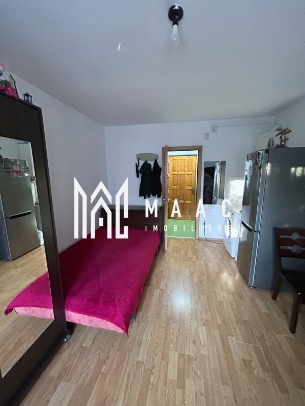 d697d3ee91c348e0a5bb7cdc8a106a12 Garsonieră de vânzare | Sibiu, Vasile Aaron | baie cu geam