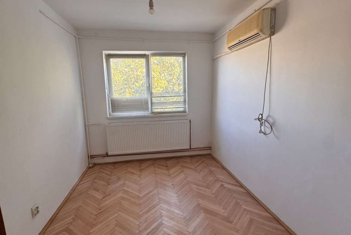 Apartament 3 camere renovat, cu centrală proprie, zona Dacia
