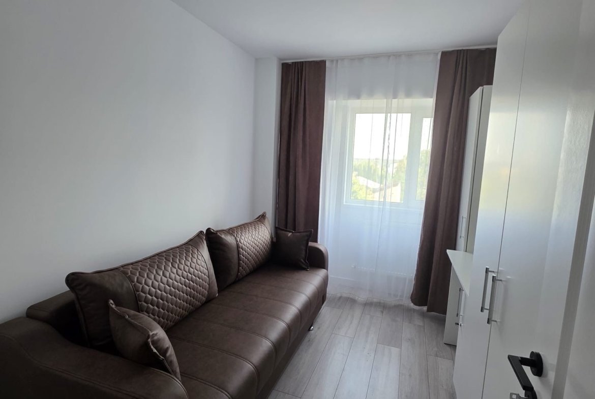 Apartament 3 camere de inchiriat
