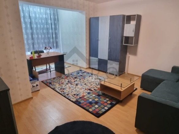 Ofer spre inchiriere apartament cu 2 camere