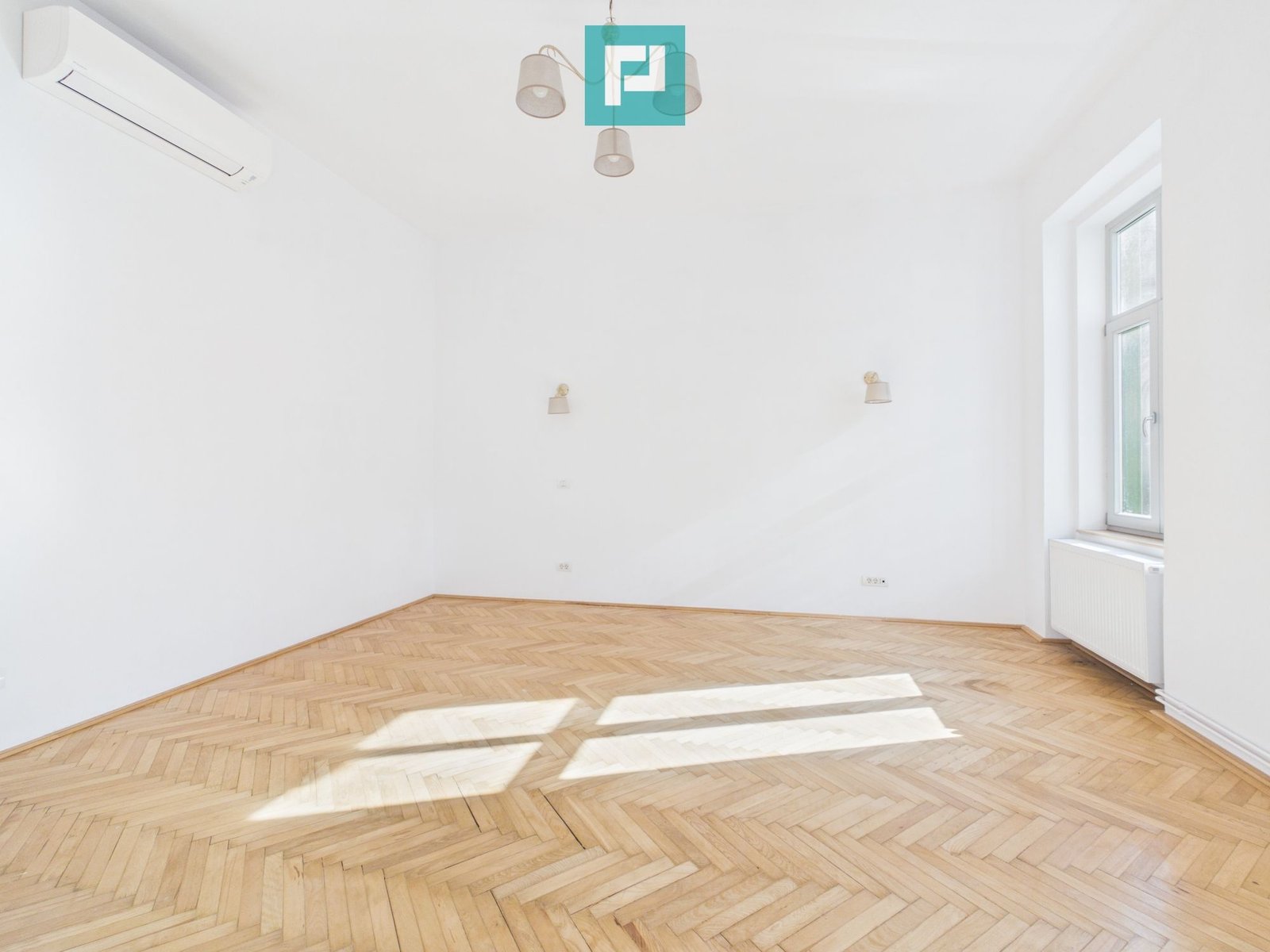 dca98af90efc4be88cc8508630827e44 Apartament 3 camere, renovat în Zona Ultracentală