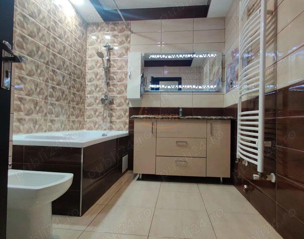 Apartament 3 camere ISARAN etaj intermediar, loc de parcare.