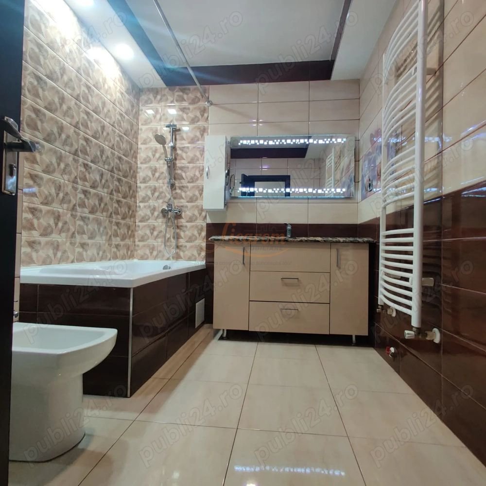 dec5cd3df1f54e5da502cbfd4ec1ee08 Apartament 3 camere ISARAN etaj intermediar, loc de parcare.