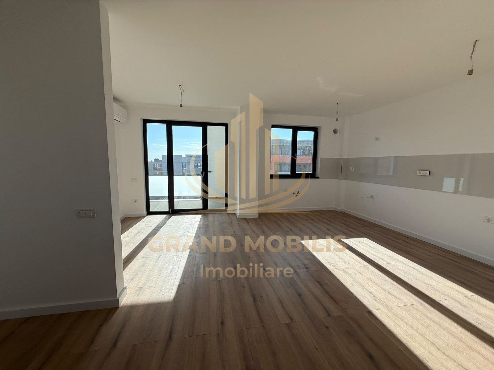 dee46d16f77a4bbd9b84a9e50aeb9075 Apartament cu 3 camere în Sol Residence Torontalului