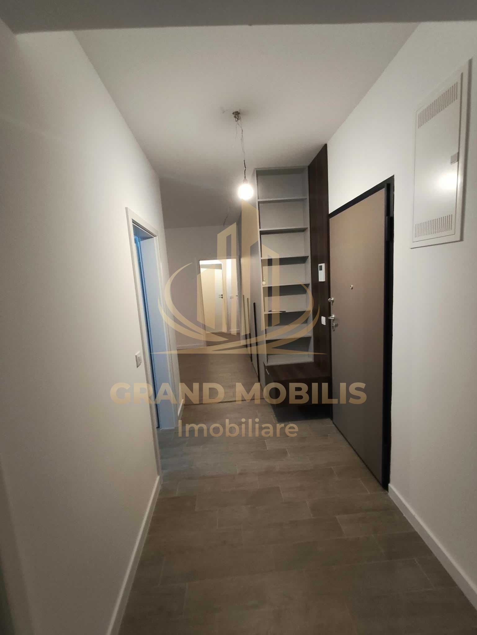 Apartament 3 camere | 85 mp | 2 băi | Balcon 10 mp Loc de parcare