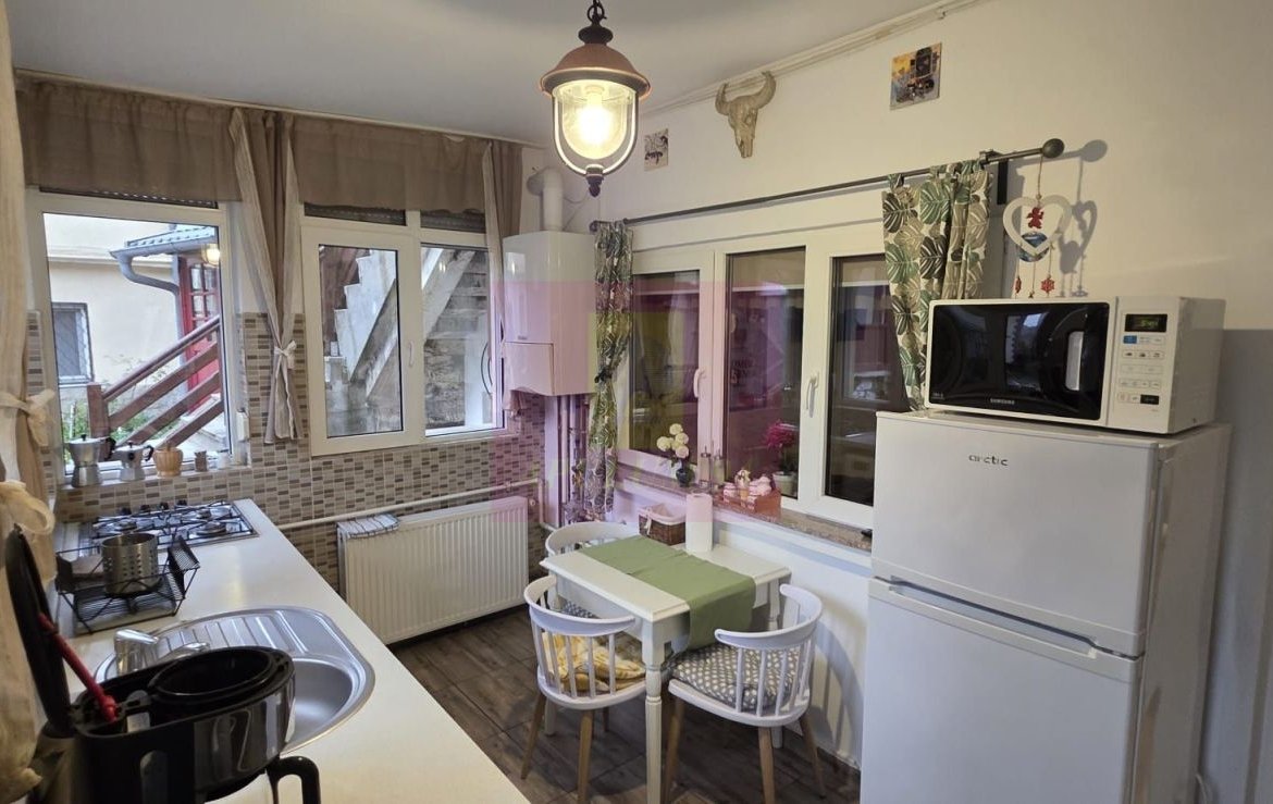 Apartament cu 2 camere de vânzare în Sinaia – Cartierul Furnica