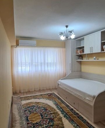 De inchiriat apartament 1 camera micro 20, etaj 1, 1500 lei