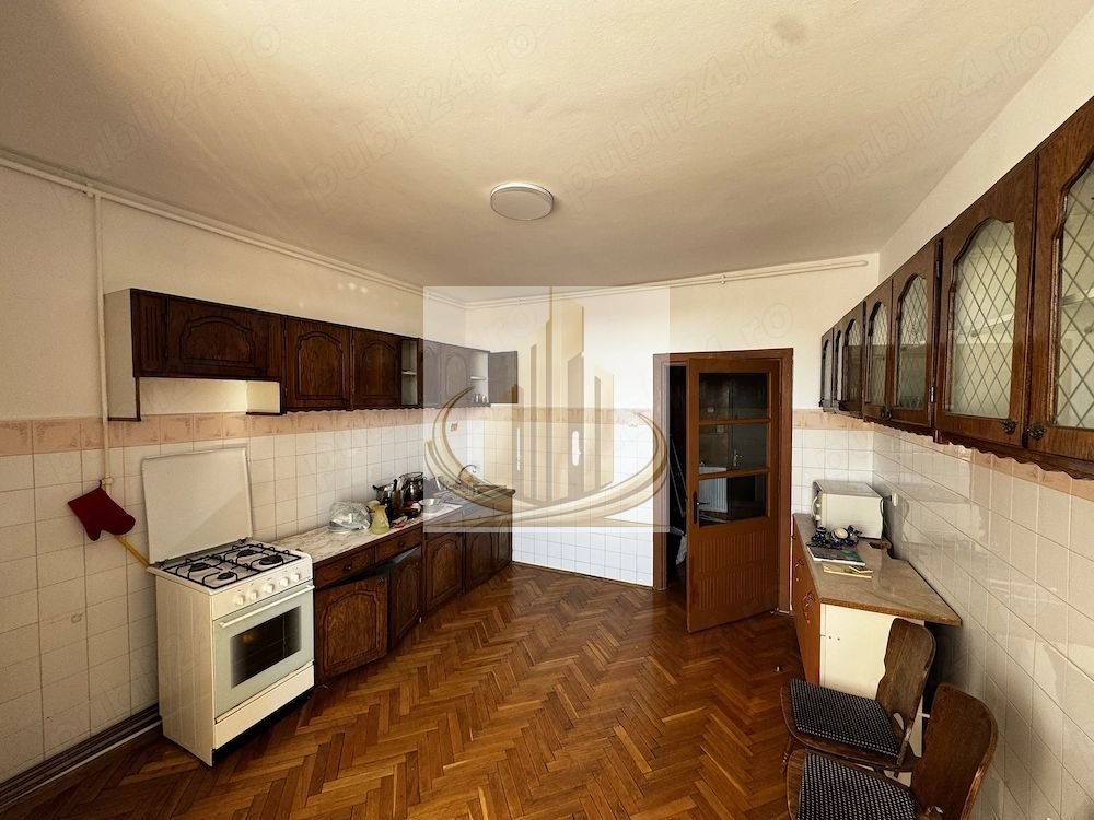Apartament 4 camere decomandat | Zona Kiriac Timișoara | Garaj și boxă