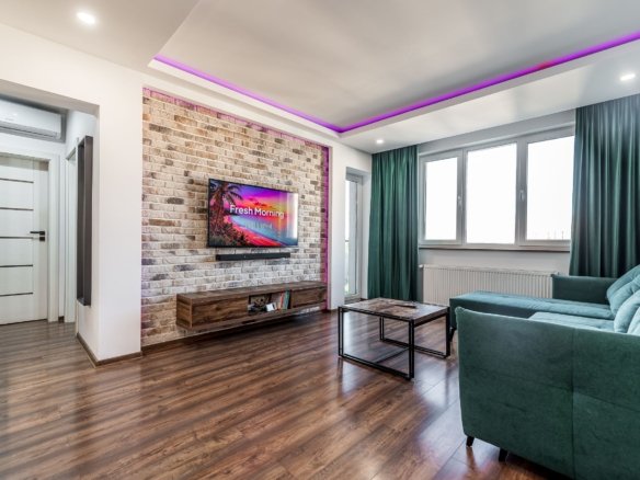 La câtiva pași de mal | 2 camere, 52 mp utili, bloc nou cu lift