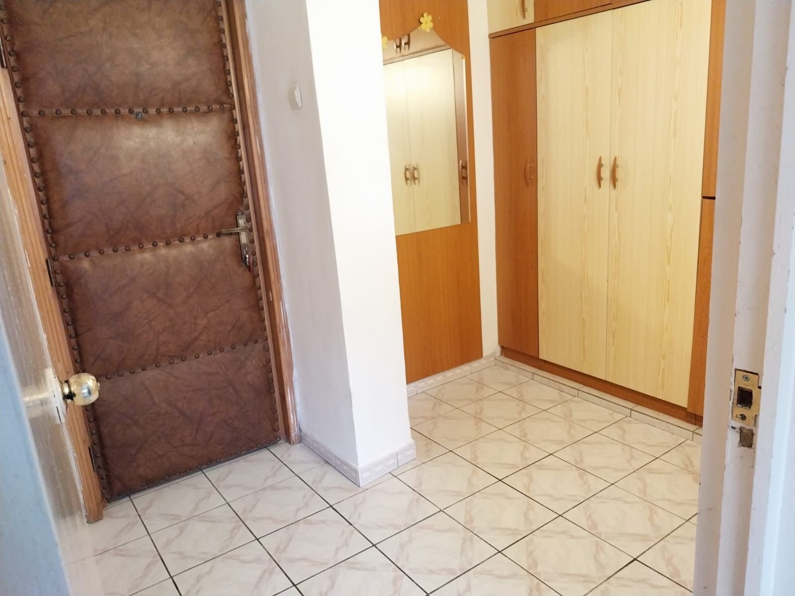 e2cfad1e712a427584a7143532d24dd8 Garsoniera de vanzare zona Astra