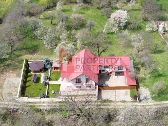 Casă 5 dormitoare + casă de oaspeți, priveliște Piatra Craiului, Sohodol-Bran