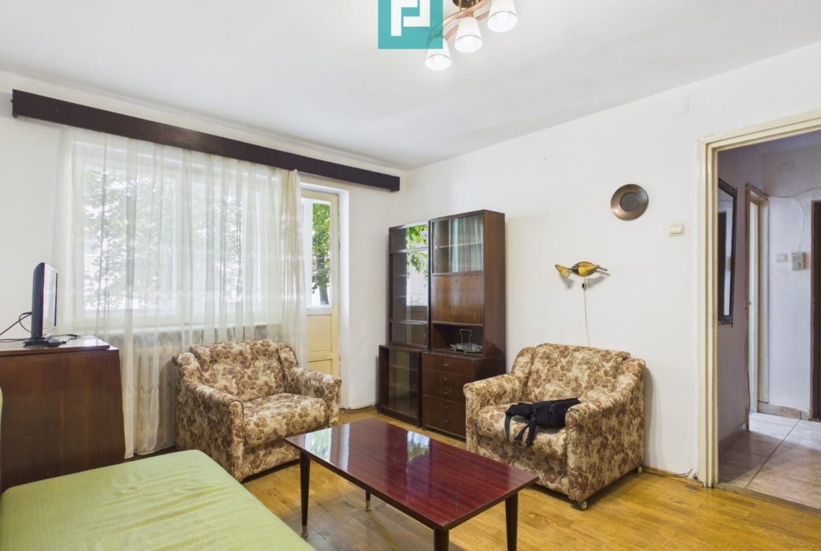 APARTAMENT 2 CAMERE LA PARTER, GRĂDIȘTE
