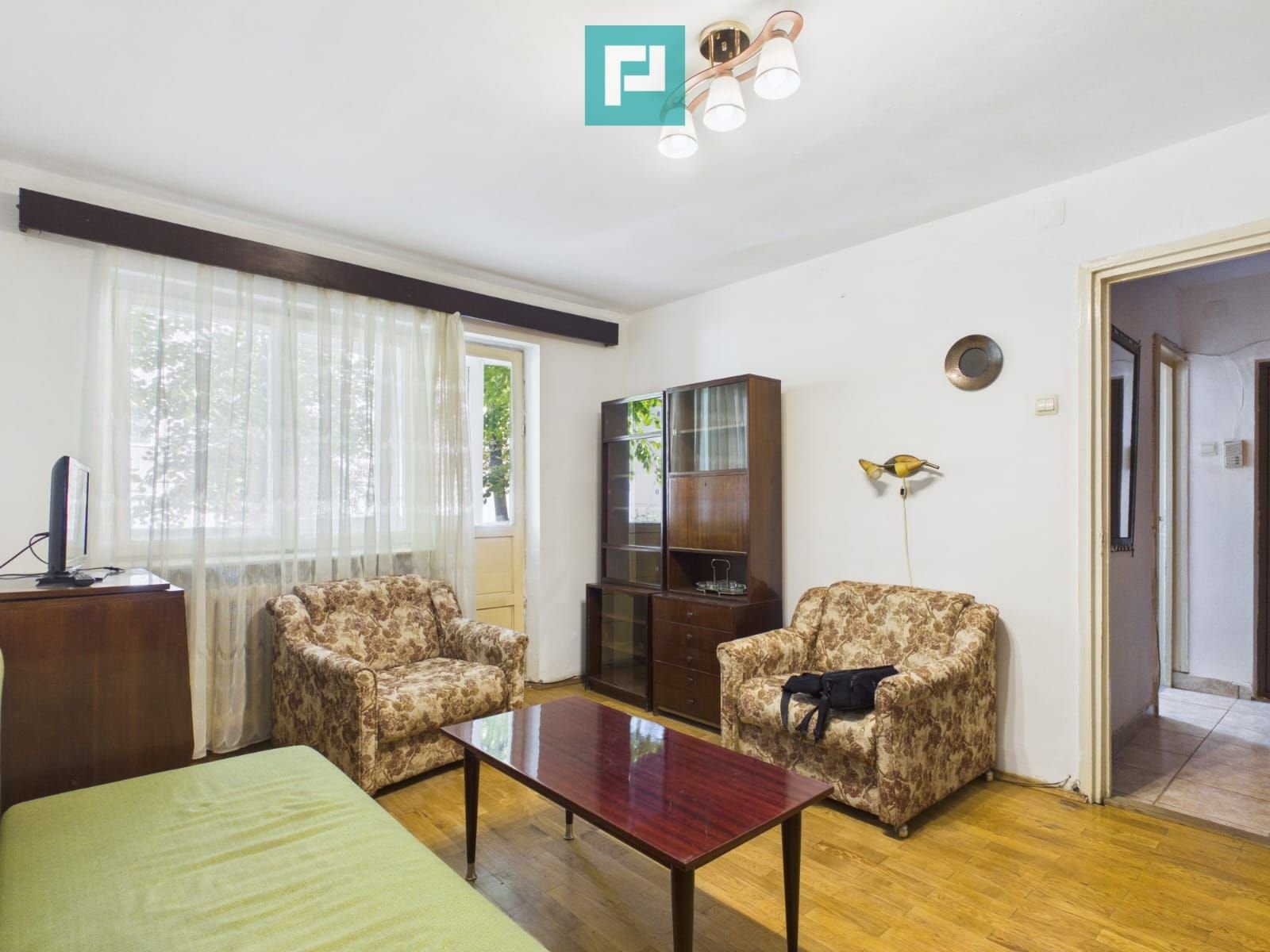 APARTAMENT 2 CAMERE LA PARTER, GRĂDIȘTE