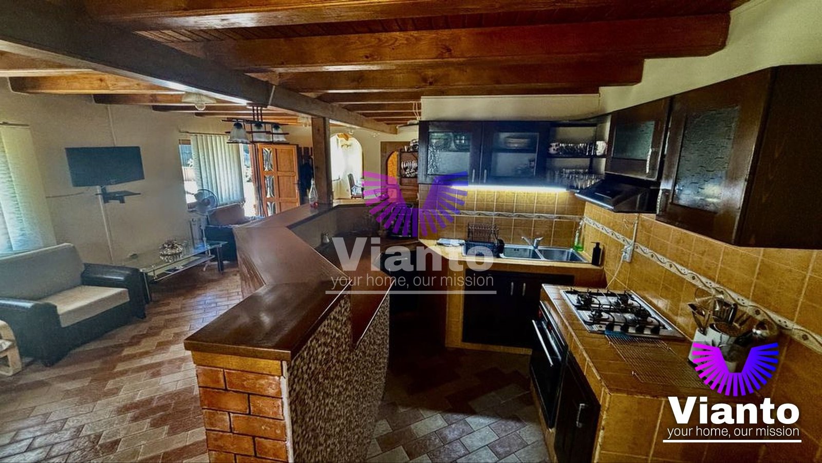 e41ce063383c4e7a8735df950cb12167 Casă de vânzare cu piscina in Tocile – Sadu | Zonă superbă