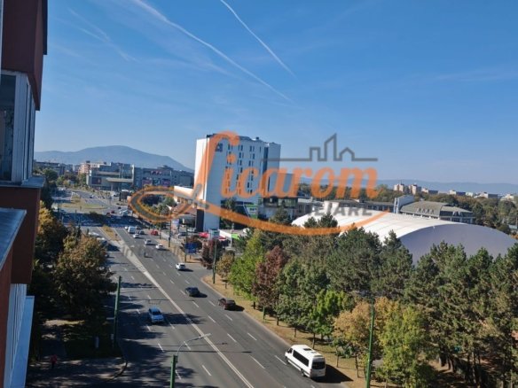 2 camere decomandat,BD Garii,etaj intermediar,pret pornire 103000 E