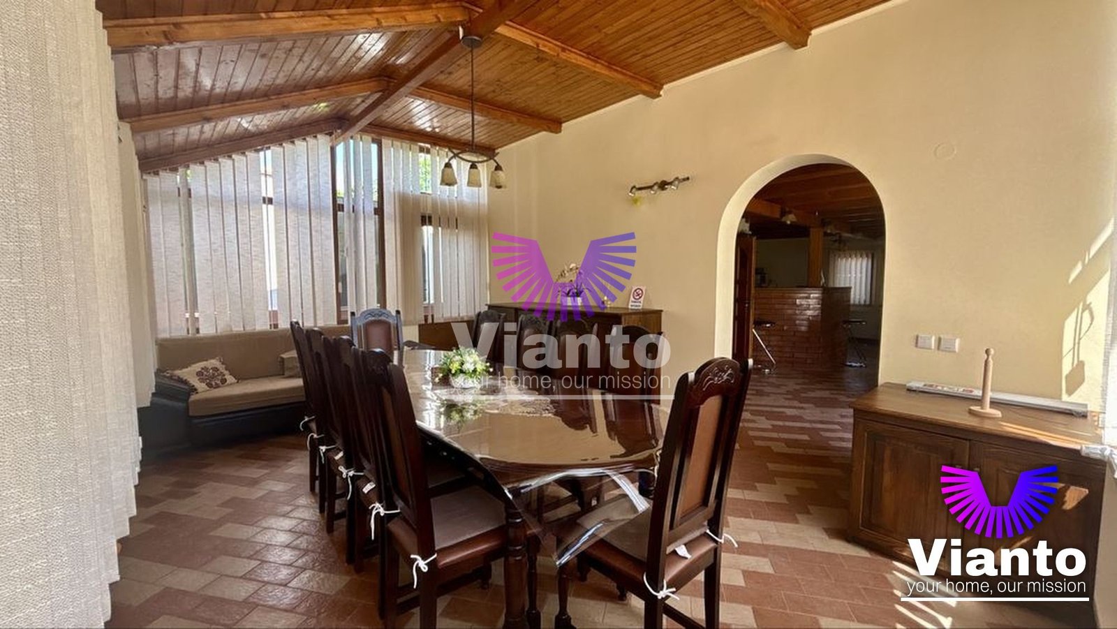 e5c45664ef21484f8b8e8acfd53a52be Casă de vânzare cu piscina in Tocile – Sadu | Zonă superbă