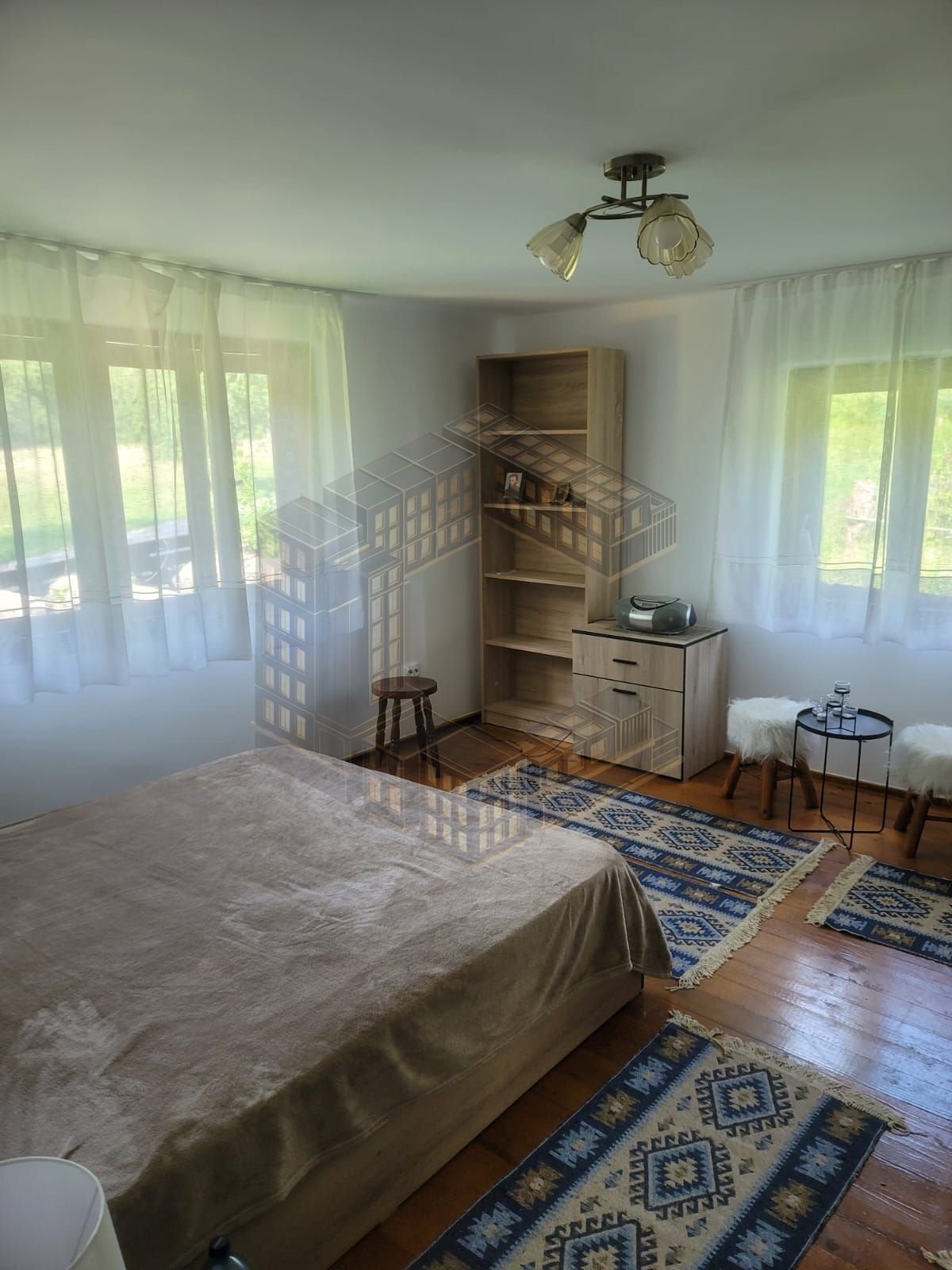 Casa individuala, renovata, teren 5 ha, Glodghilesti, Hunedoara