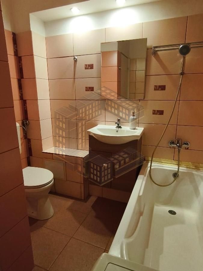 e78ab3e6bccd43acb121ffc4ef0b41c4 Apartament cu 2 camere, renovat, etaj intermediar, zona Complex