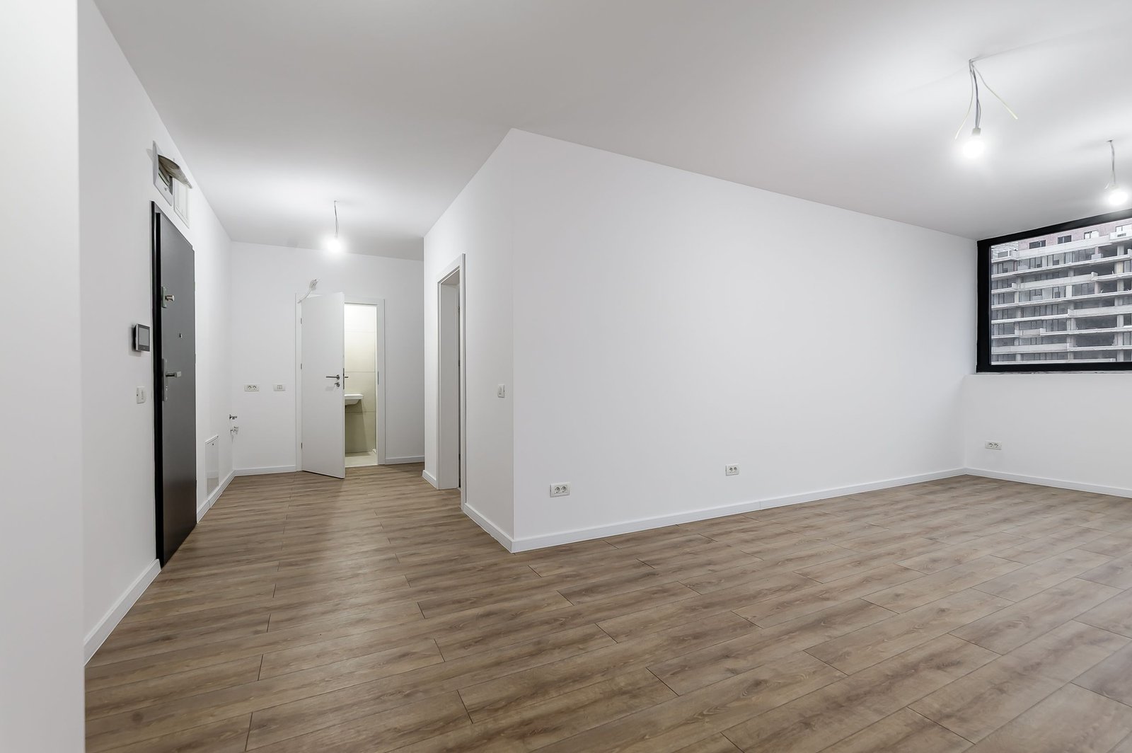 e893c5dcdf294c1a93234d015aa846de 3 camere finisat la cheie – 71 mp – XCity Towers