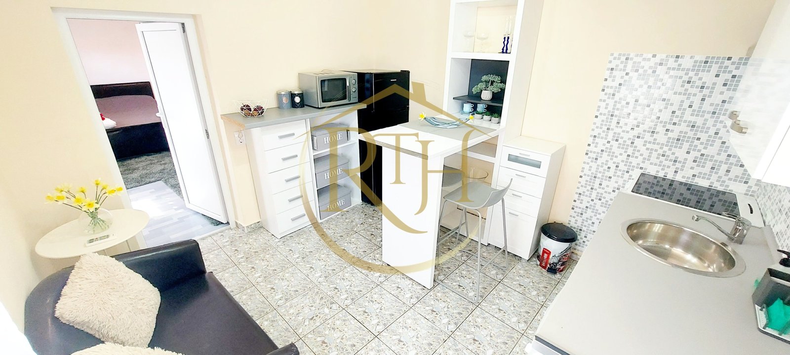 e8a9bec6ba564390ab4104be7c84edbe Apartament 1 cameră de închiriat, etaj 1, zona Modern, terasă proprie