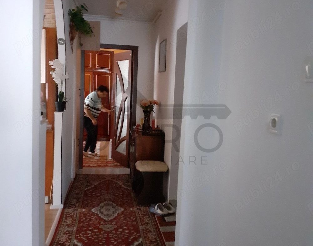 Apartament cu 3 camere de vanzare