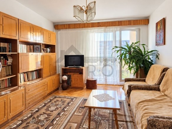 Vând apartament cu trei camere Tudor confort 1