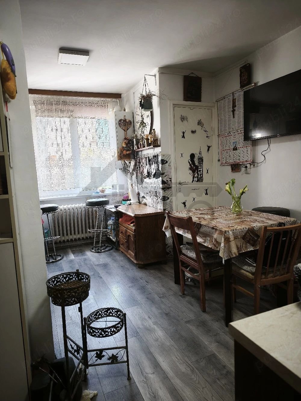 eb3b97a5eaa042e490c5c8fe5442c7db vând apartament cu 3 camere in Tudor zona Fortuna