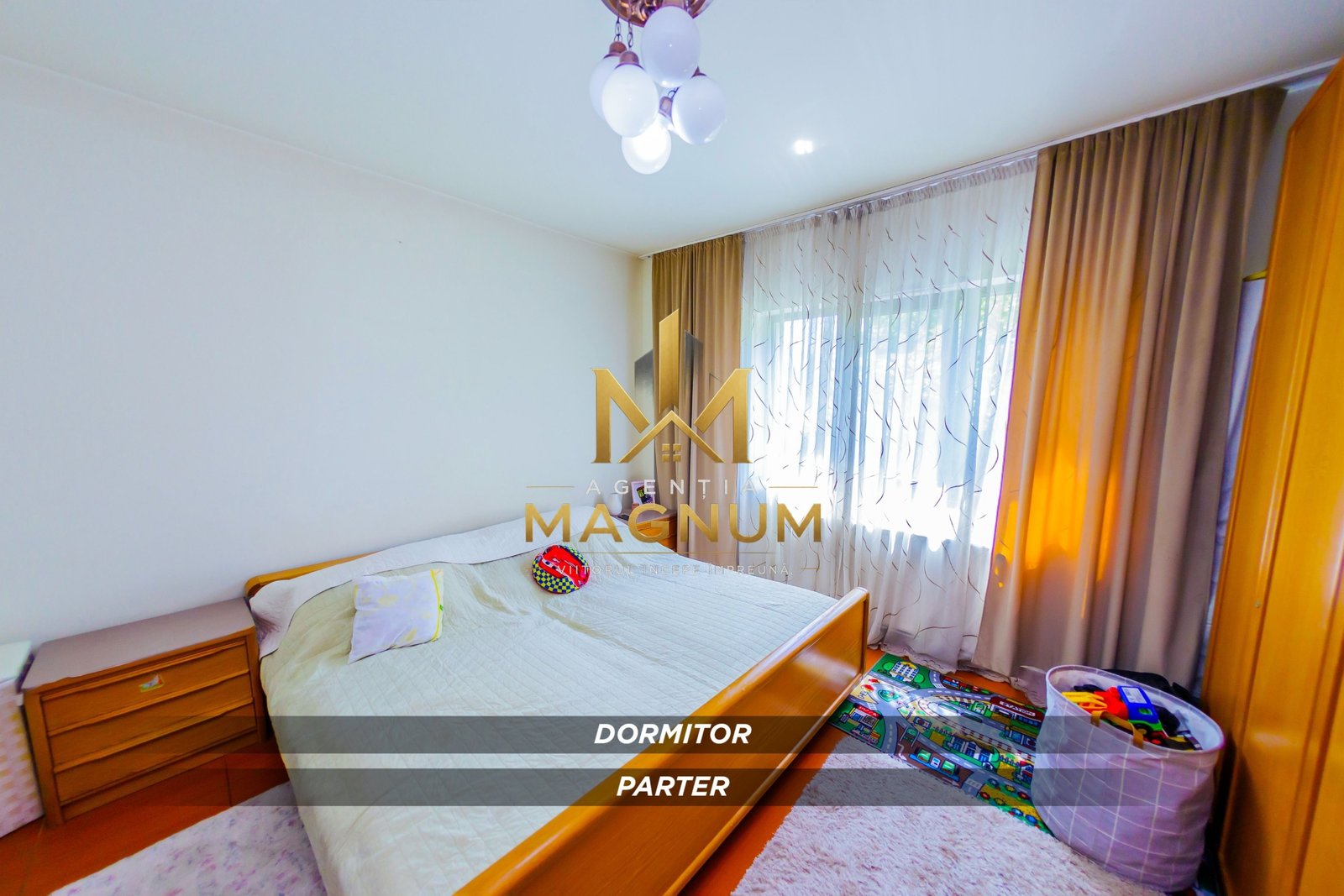 ebc47d7e77eb44a5b409c4952485d4b8 Casă P+1 de vânzare