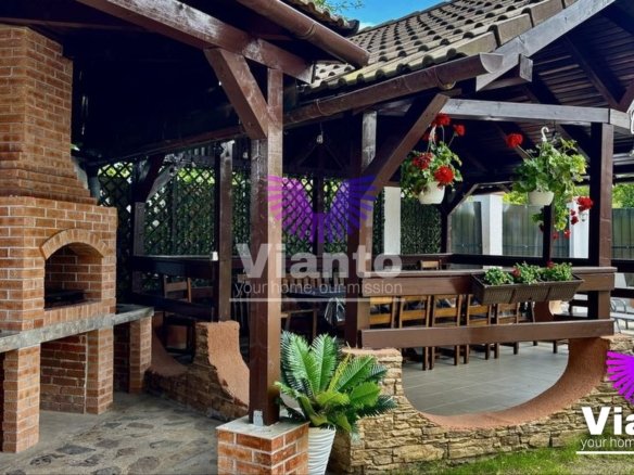 Casă de vânzare cu piscina in Tocile – Sadu | Zonă superbă