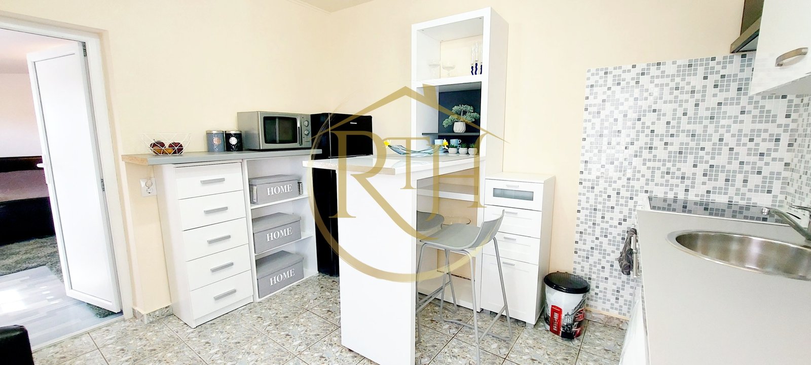 ede1f9ce31ef4bc4aa10fc270cdea291 Apartament 1 cameră de închiriat, etaj 1, zona Modern, terasă proprie
