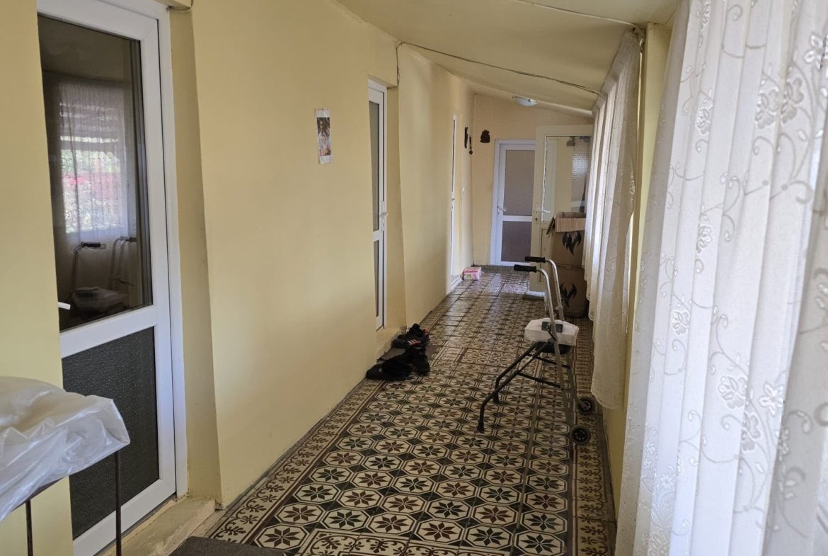 Casă la țară, în satul Cadar (comuna Tormac) la 40 km de Timișoara