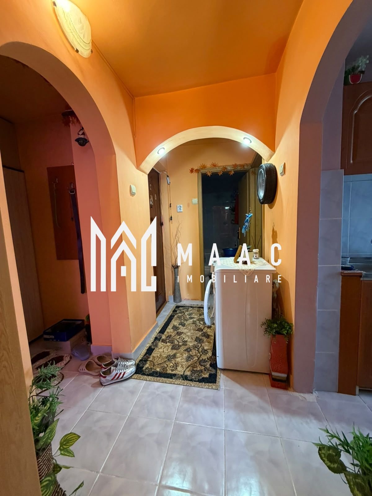 ef6837f763b24fefa1f177e2a3d7cac7 Apartament 2 camere de vânzare | Băbeni, Central | renovat