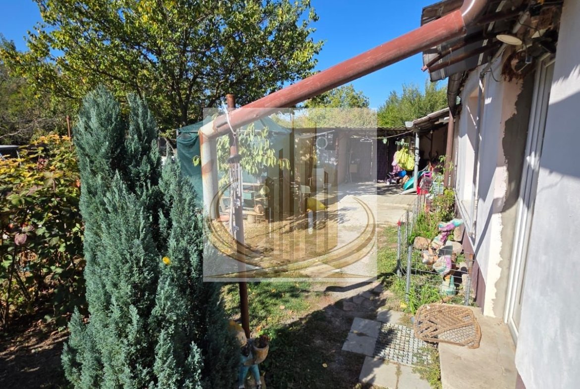 Casa de vânzare 4 camere 409mp Ronat