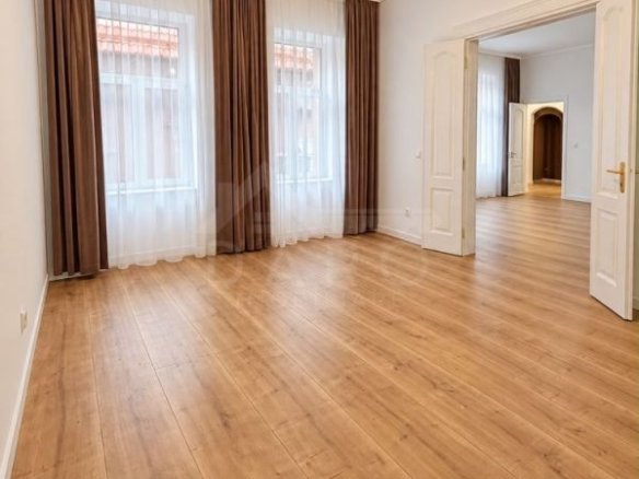 Apartament complet renovată în inima orașului Târgu Mureș, Piața Trandafirilor