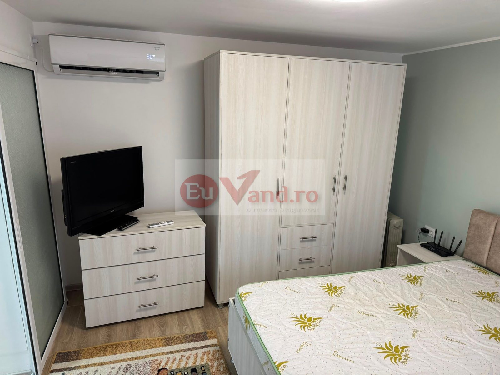 f0eb2d5d76444307a33b78aafdab9b2a De inchiriat apartament o camera la curte, Zona General, 260 euro negoc.