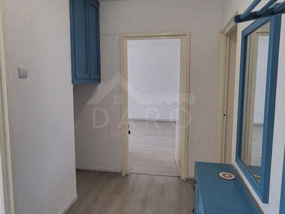 Apartament 3 camere de vânzare