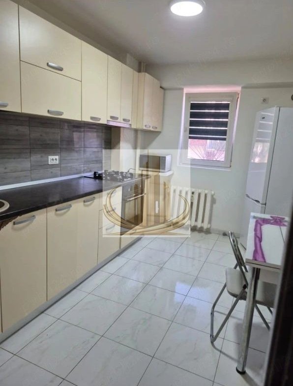 Vand apartament 2 camere – 3 min metrou Aparatorii Patriei