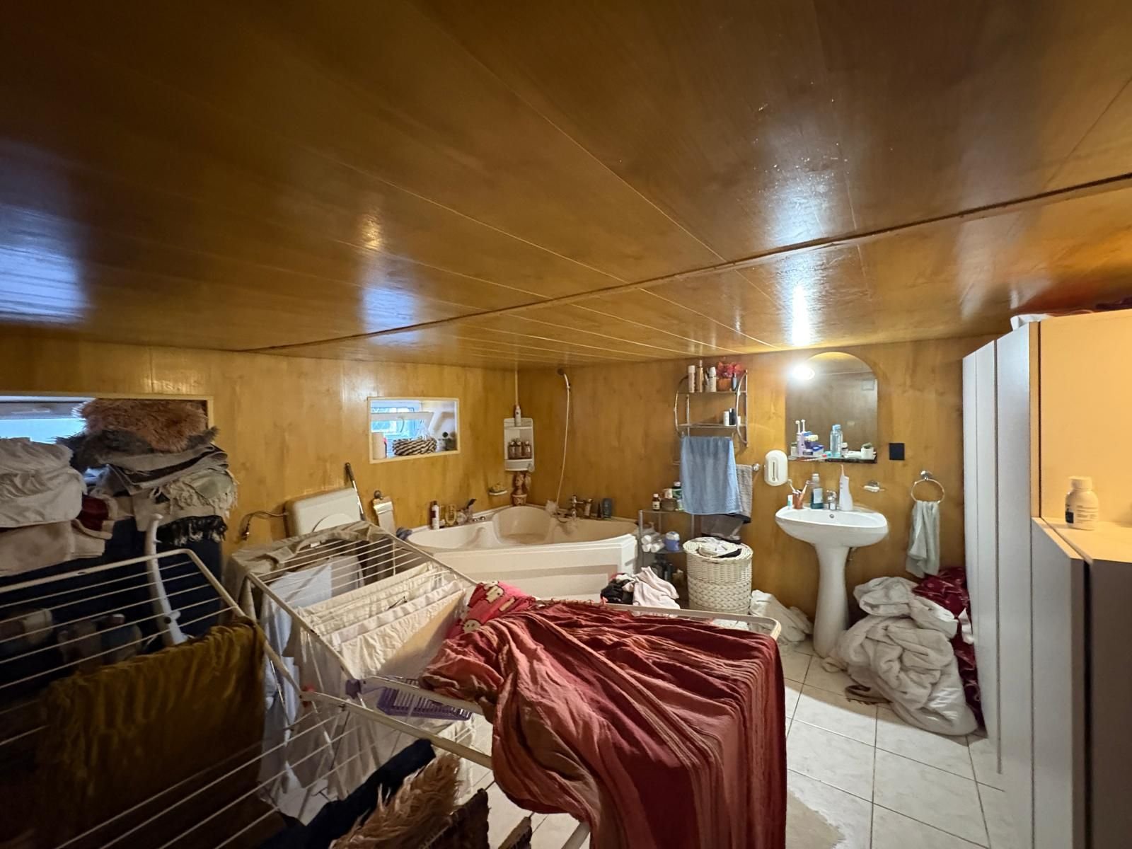 f4492f5e89584ddaa6eb28efc39020b8 Apartament cu doua camere de vanzare in Piata Sfatului