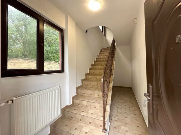 Inchiriere casă complet renovată cu 4 camere  Băneasa, Sector 1