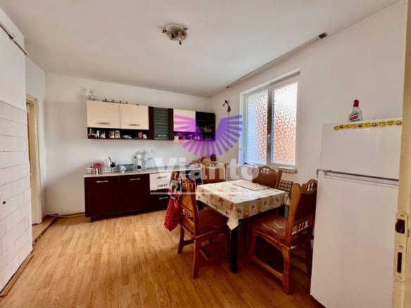 Apartament la casa 93 mpu si 31 mp curte proprie – zona Parcul Sub Arini-Strand