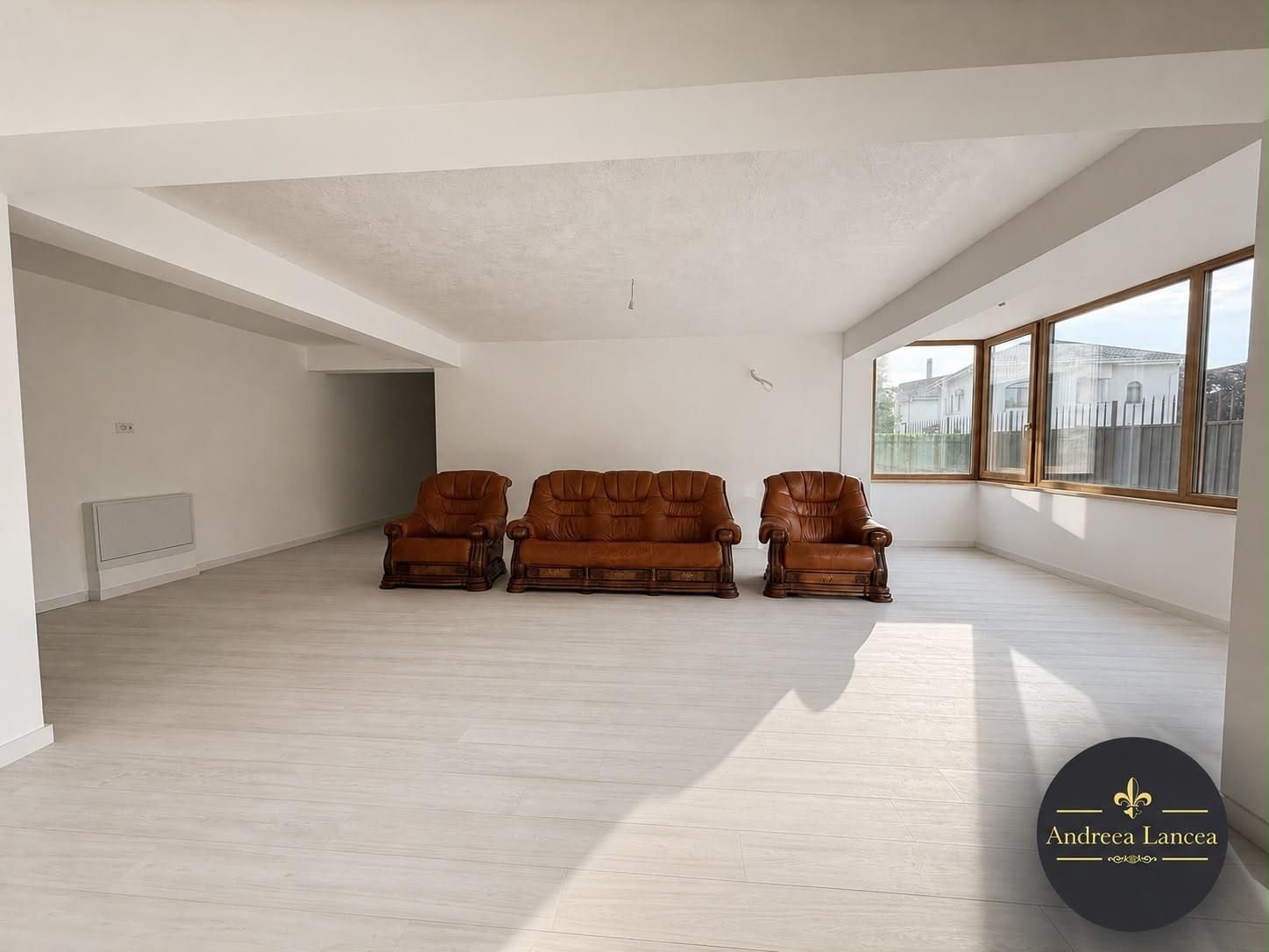 f58f8c8f0ed8410b88d7c89cac2e92c0 Titan- Bloc boutigue- apartament 3 camere cu curte