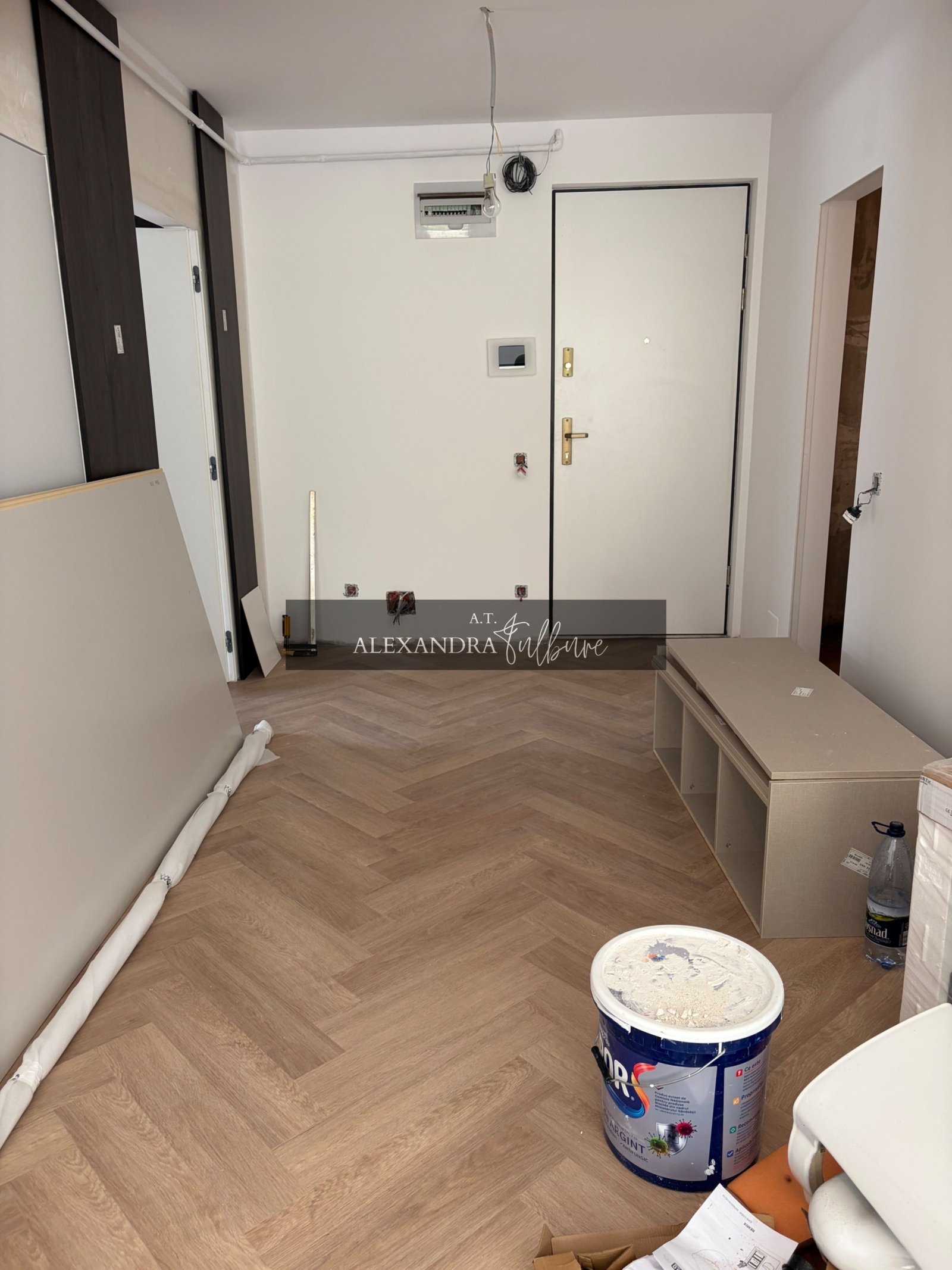 f62f85fafed04cafab1970b4924e0258 Apartament superfinisat | 3 camere | 2 băi | 3 balcoane | Wings