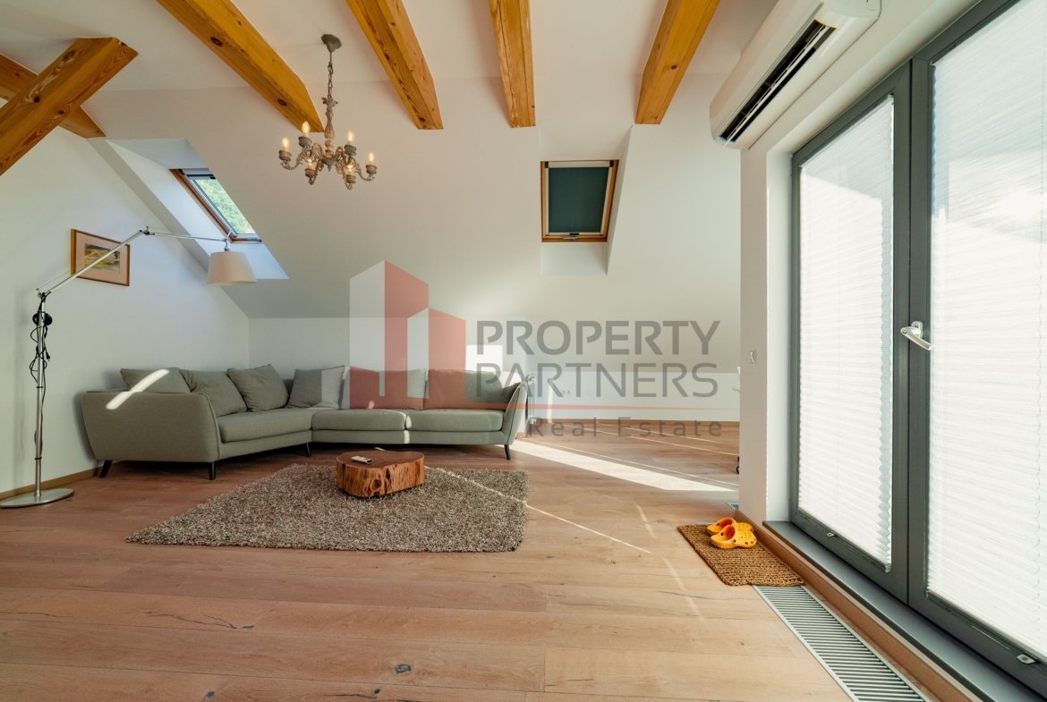 Apartament Duplex Elegant cu Terasă Panoramică – Dealul Cetății, Brașov