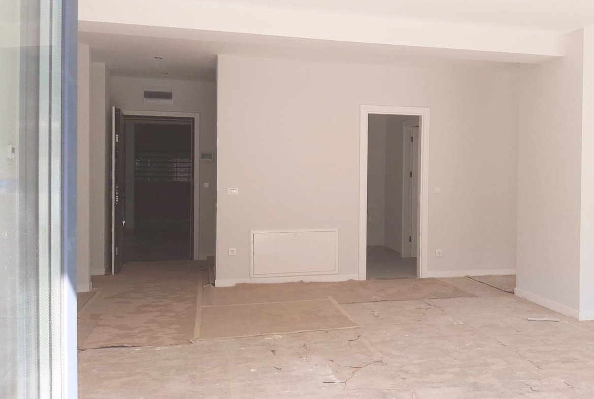 APARTAMENT PREMIUM CU 5 CAMERE ȘI GRĂDINĂ PRIVATĂ DE 160 MP