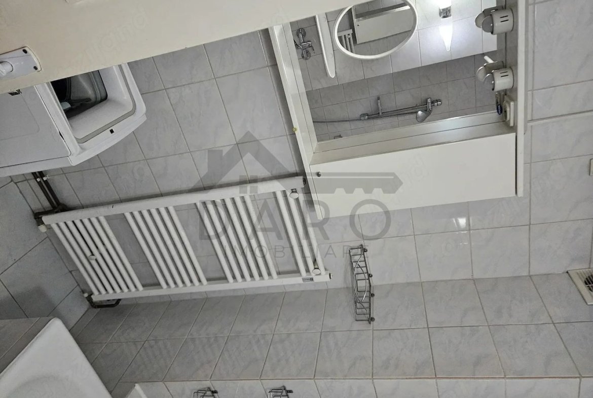 Vând ap. 2 camere Tudor-zona Pensiunea Europa, însorit, zona linistita+ Garaj