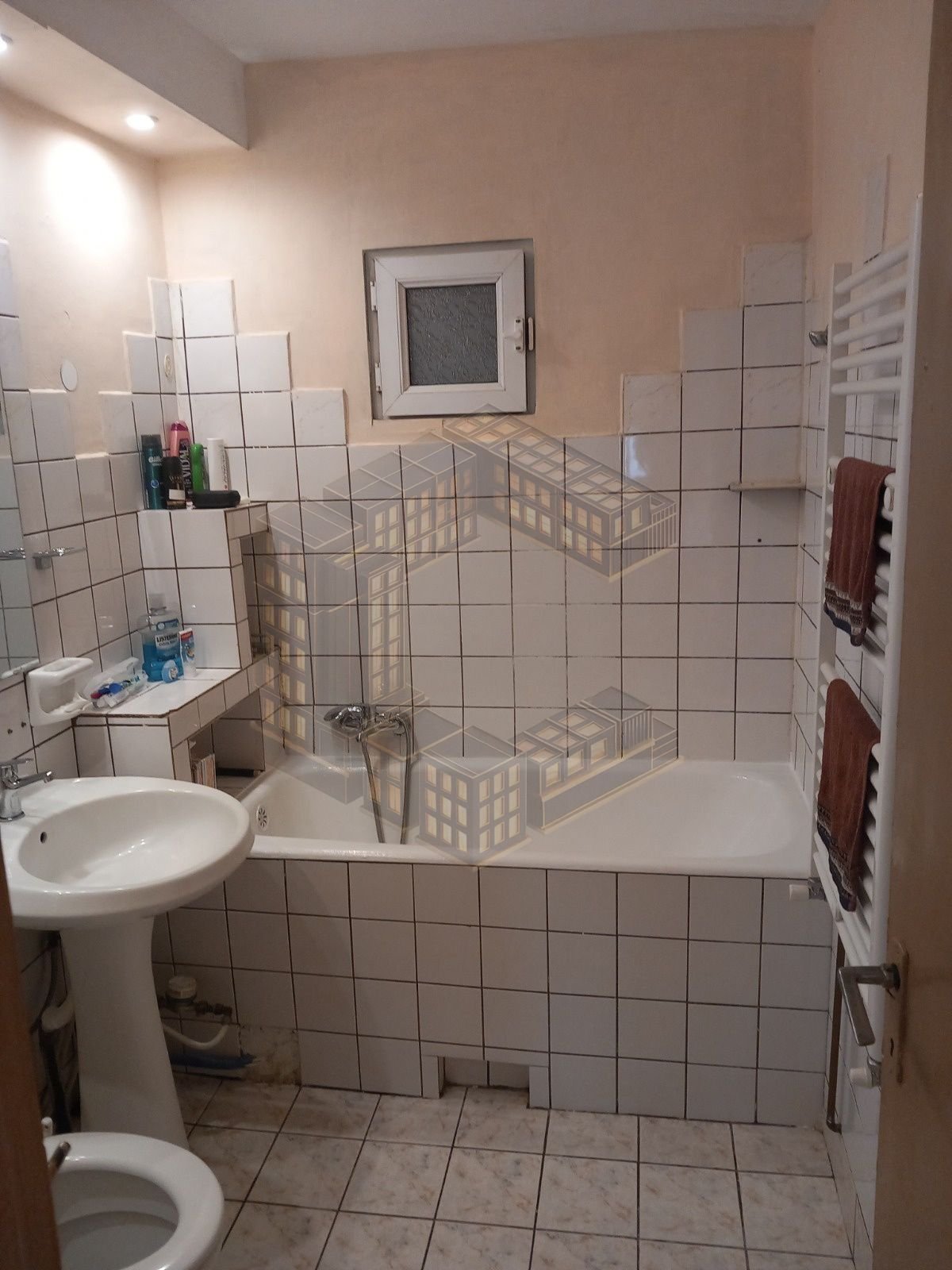 Apartament cu 2 camere, decomandat, de vanzare, zona Aradului